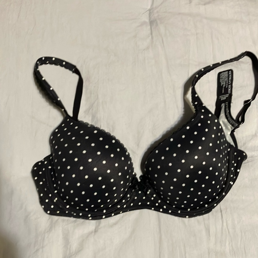 Victoria’s Secret 32D Polka Dot Underwire Bra - Black and White